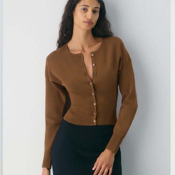 Aritzia Sweaters - Aritzia Golightly Cardigan